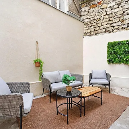 Charming - 2p - Batignolles Paris